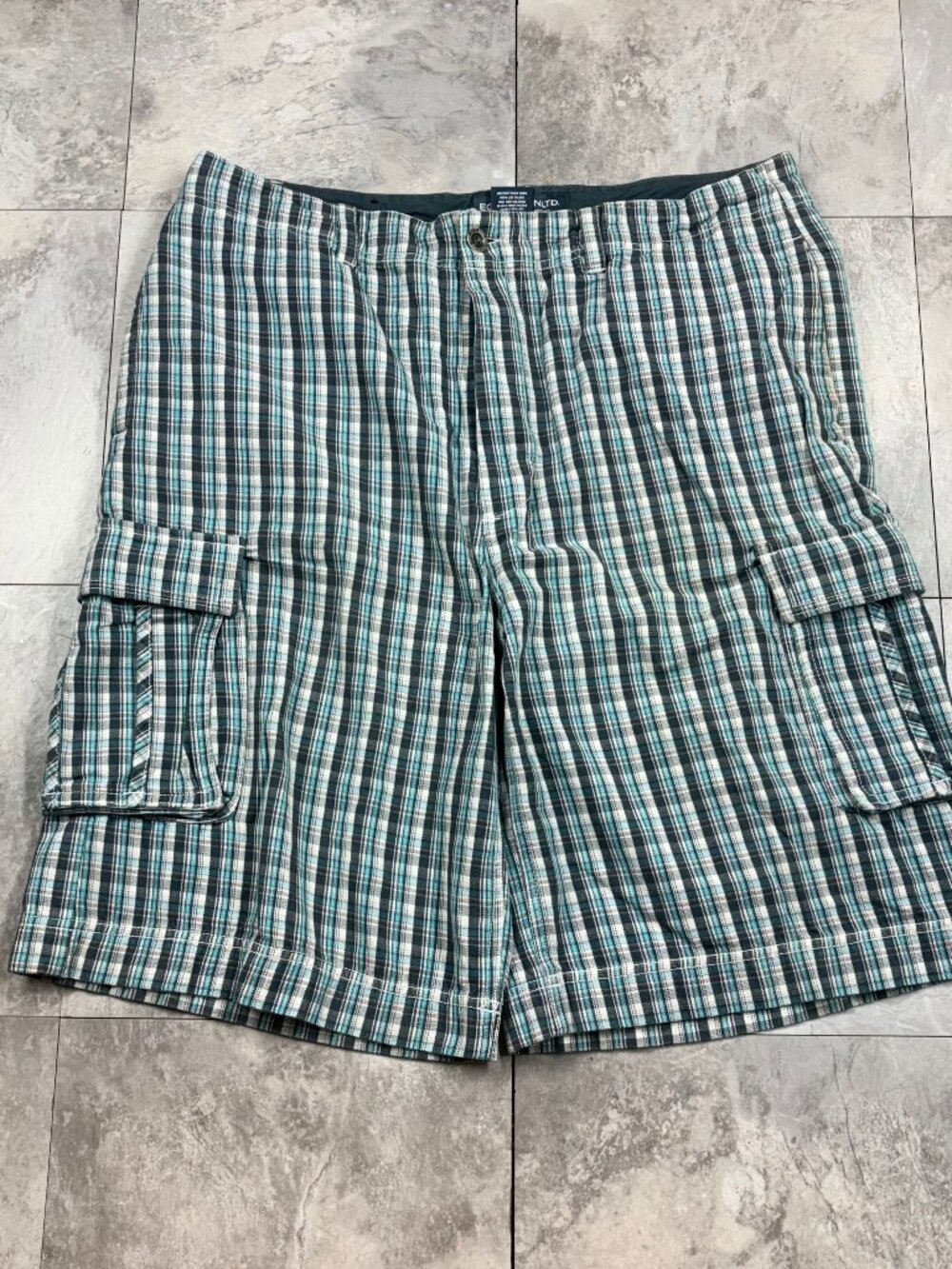 Ecko Unltd Plaid Cargo Shorts Men's 38 Green Baggy Utility Vintage Y2K